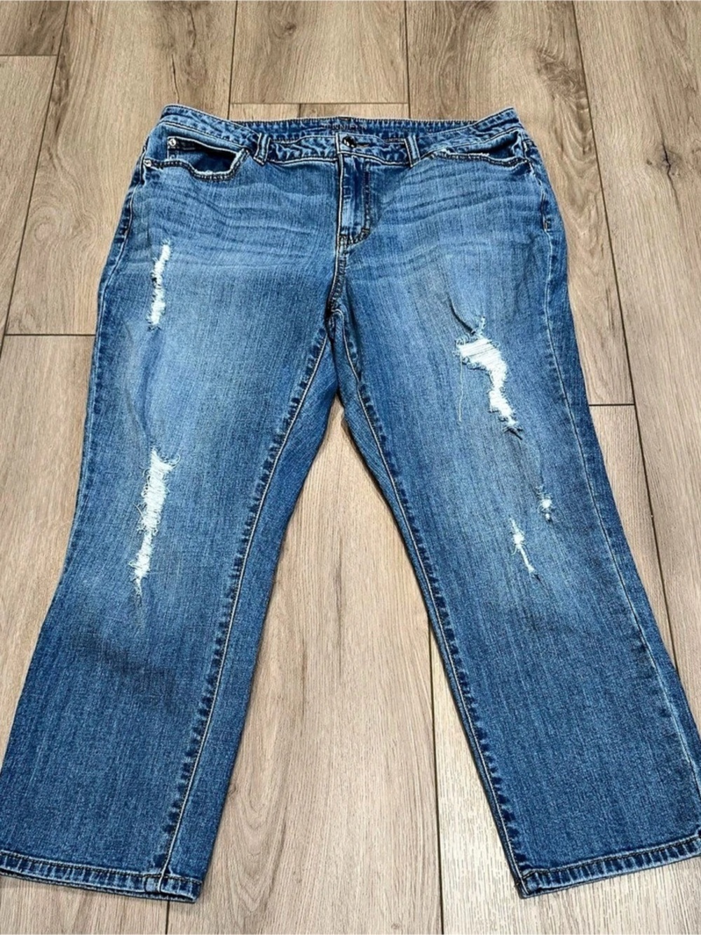 Jennifer Lopez Capri Distressed Blue Jeans size 14